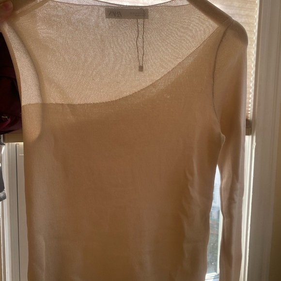 Zara Ecru Asymetrical Top - Picture 5 of 7